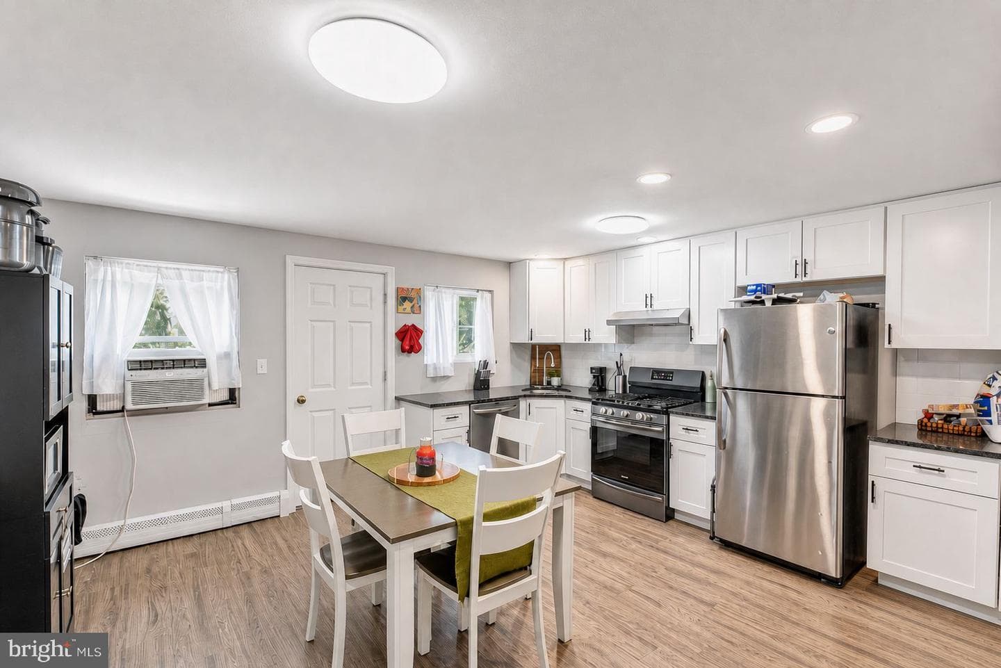 1028 Walnut photo 10