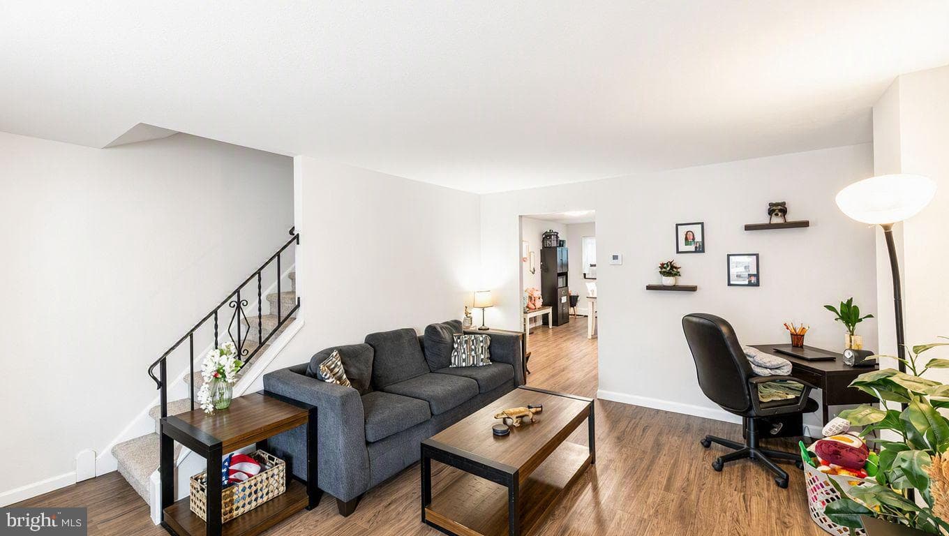 1028 Walnut photo 8