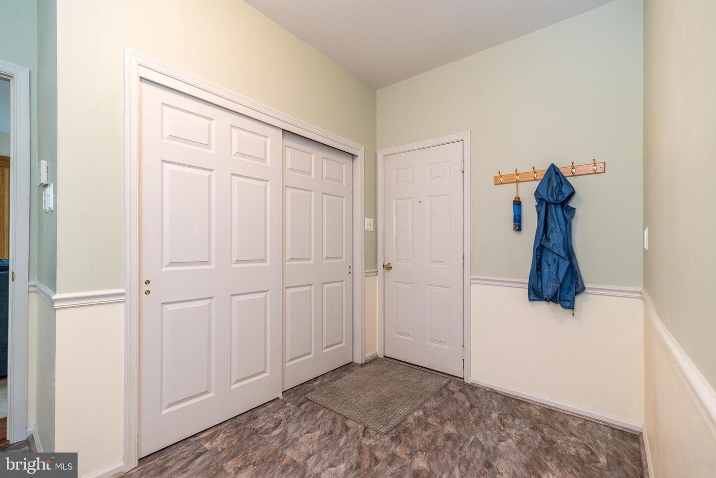 650 Grantham Lane photo 21
