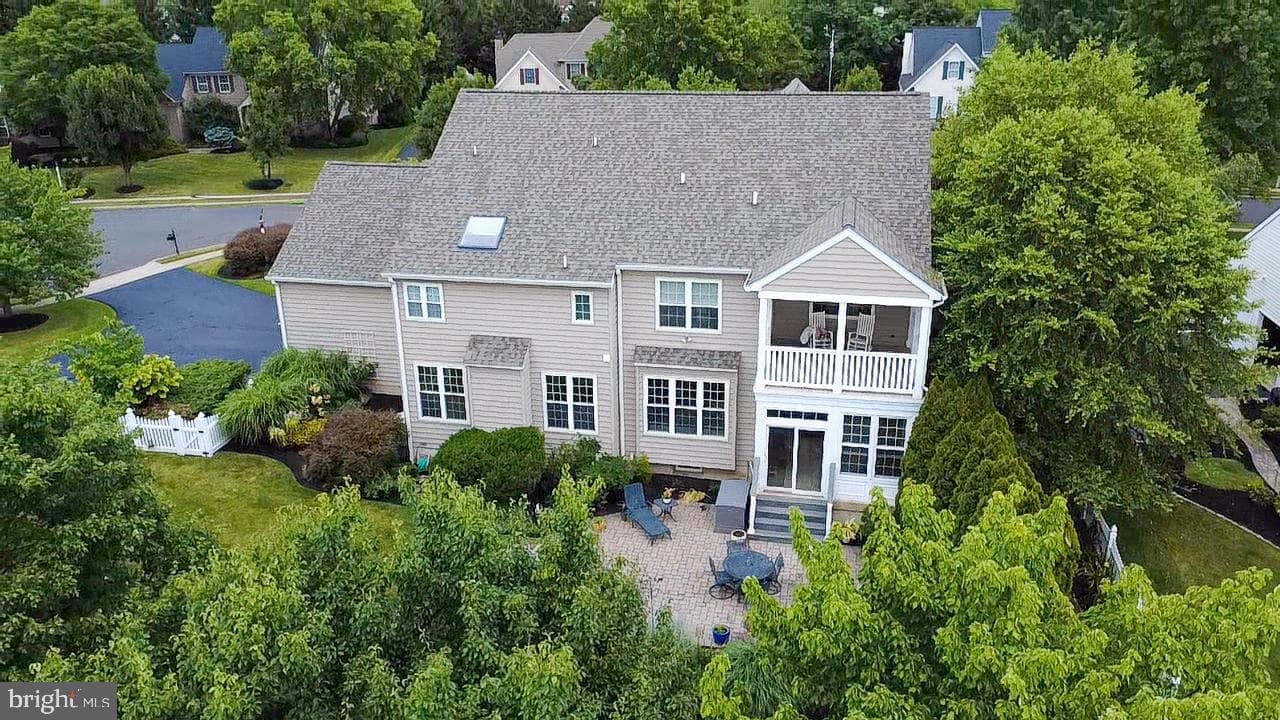 650 Grantham Lane photo 38