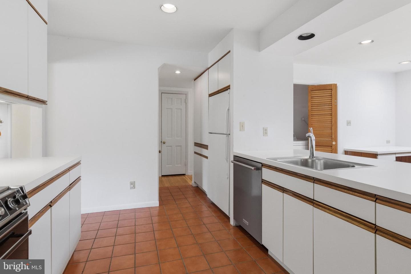 1051 Kipling Road photo 12