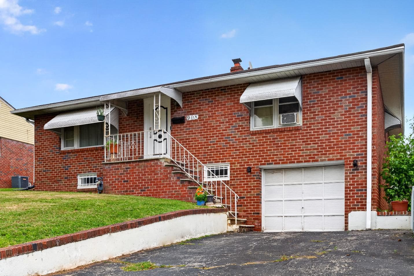 908 New Hope St, Norristown