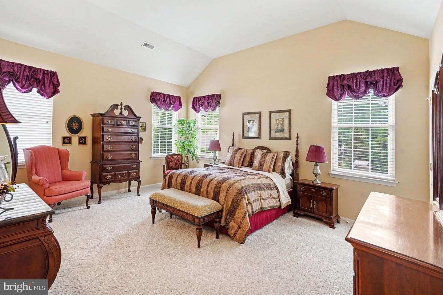 290 Kingsfield Drive photo 24