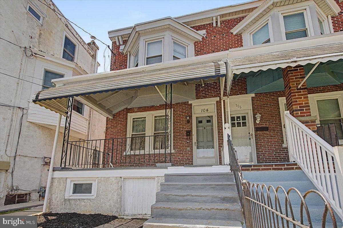 104 W Seventh Street, Bridgeport