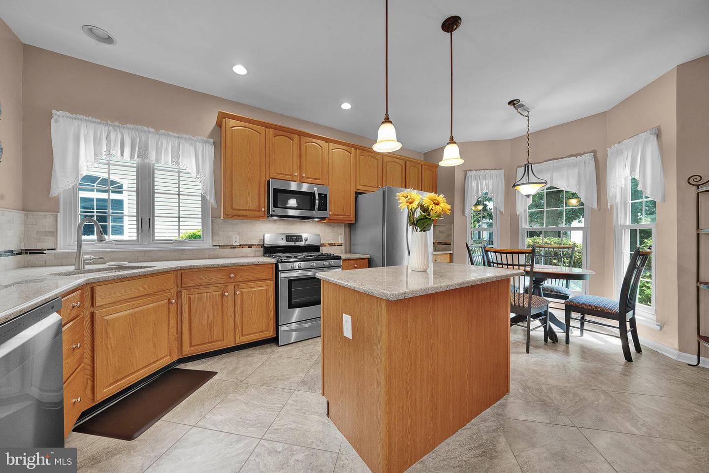 757 Wisteria Way photo 6