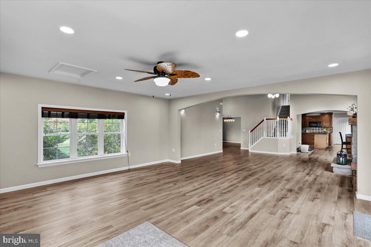 165 Sycamore Boulevard photo 17
