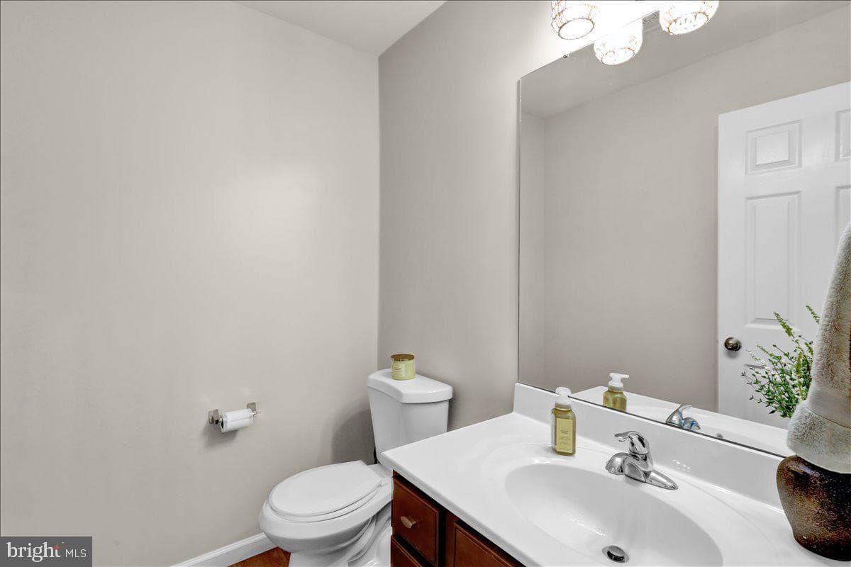 165 Sycamore Boulevard photo 25