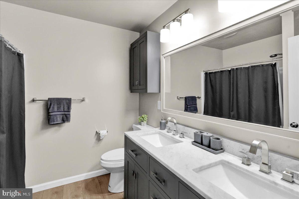 165 Sycamore Boulevard photo 36