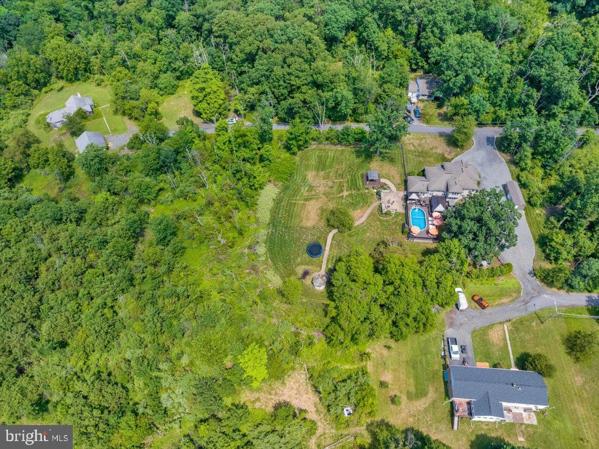 165 Sycamore Boulevard photo 61