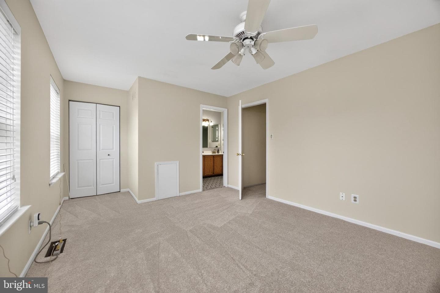 2116 Yorktown North N photo 19