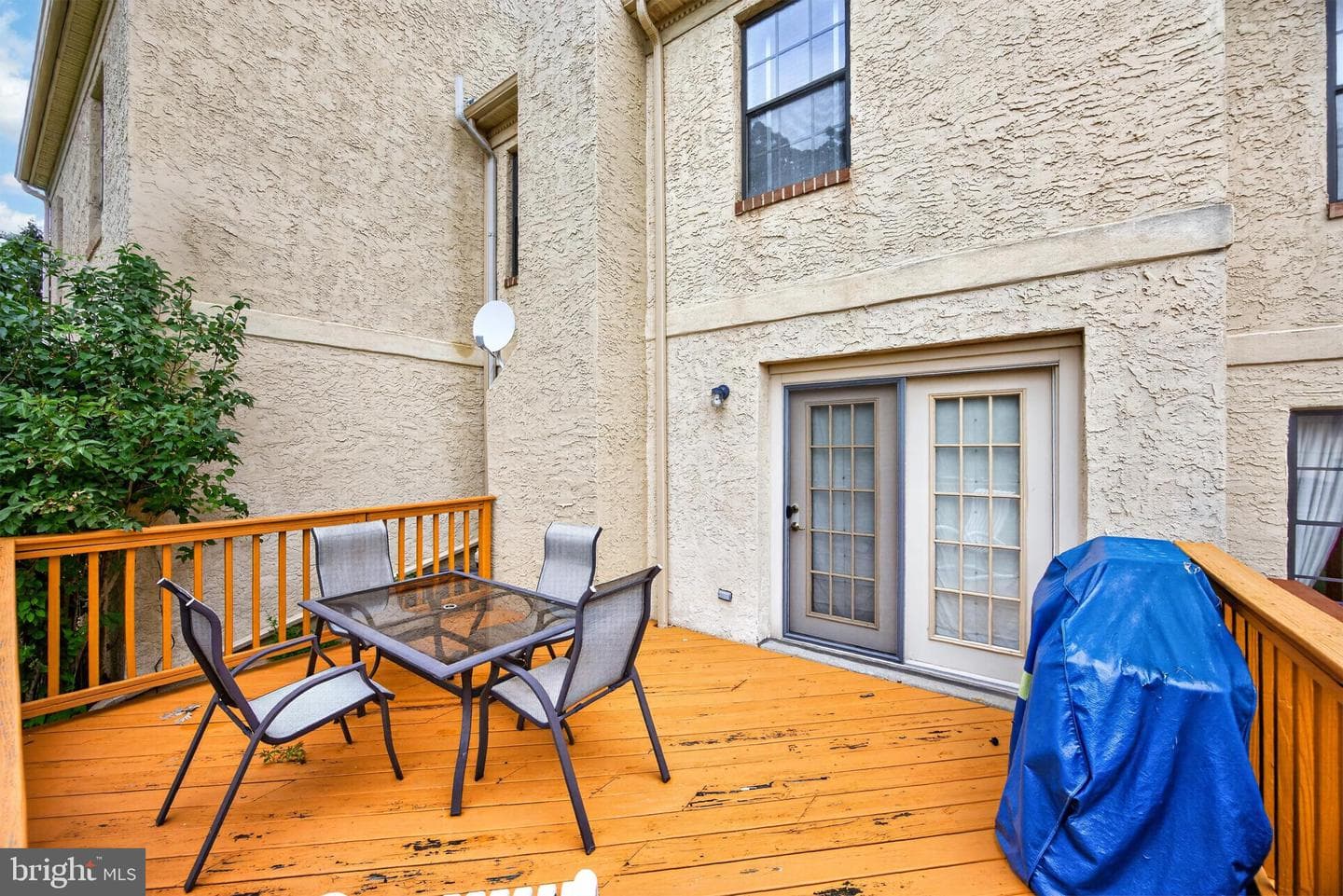 2116 Yorktown North N photo 30
