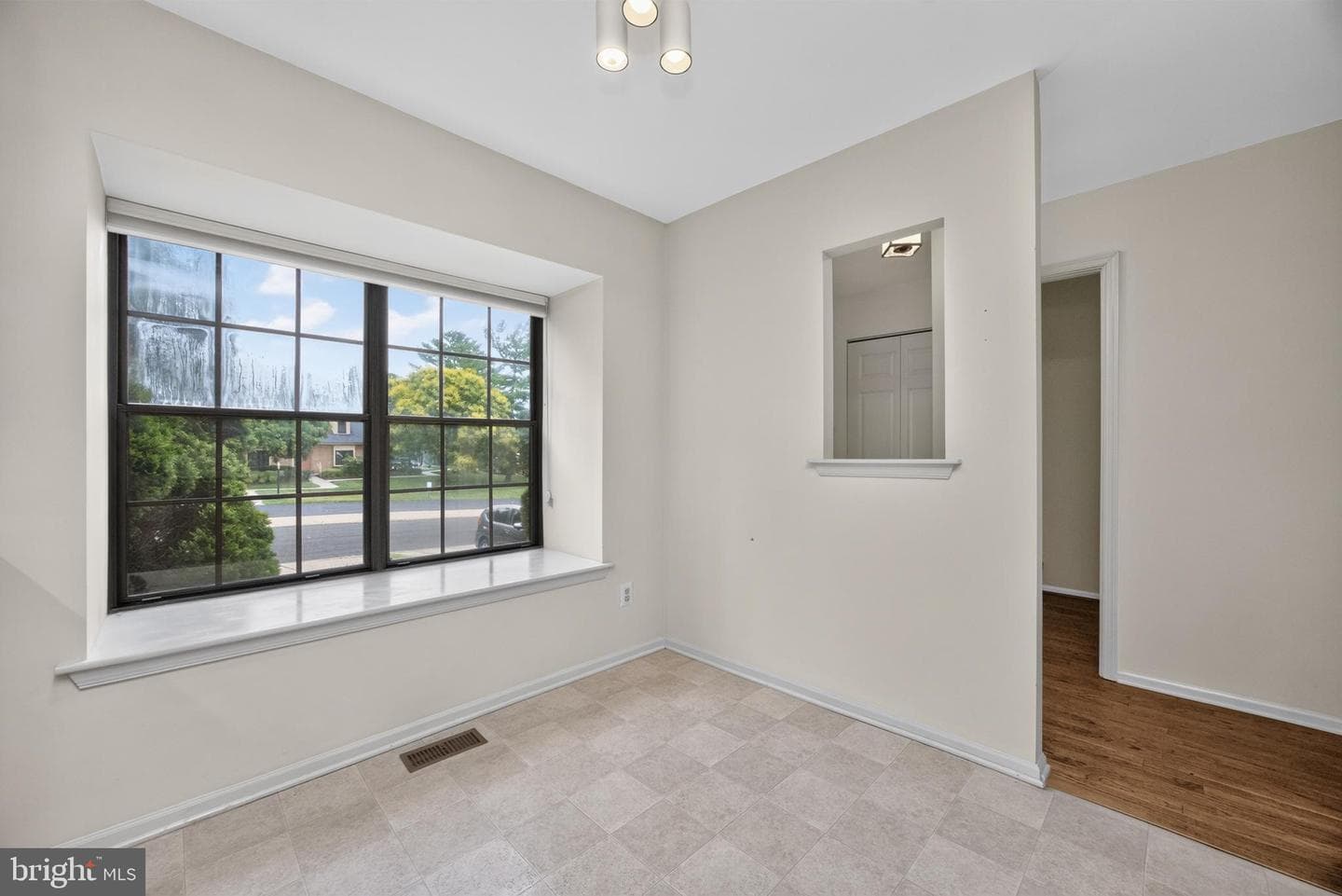 2116 Yorktown North N photo 8