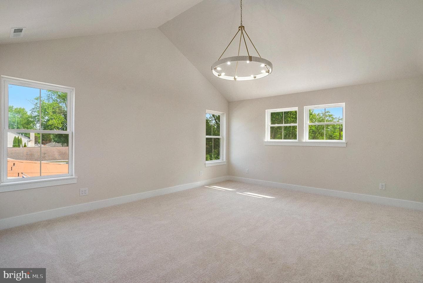 512 Beacon Hill Circle photo 28