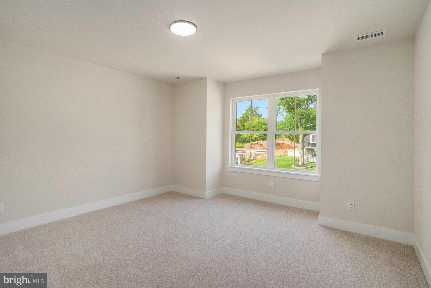 512 Beacon Hill Circle photo 36
