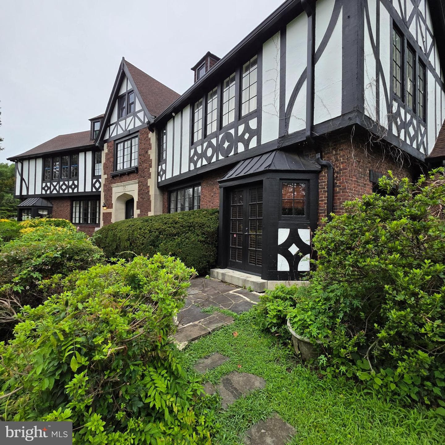 7 Windsor Avenue photo 2