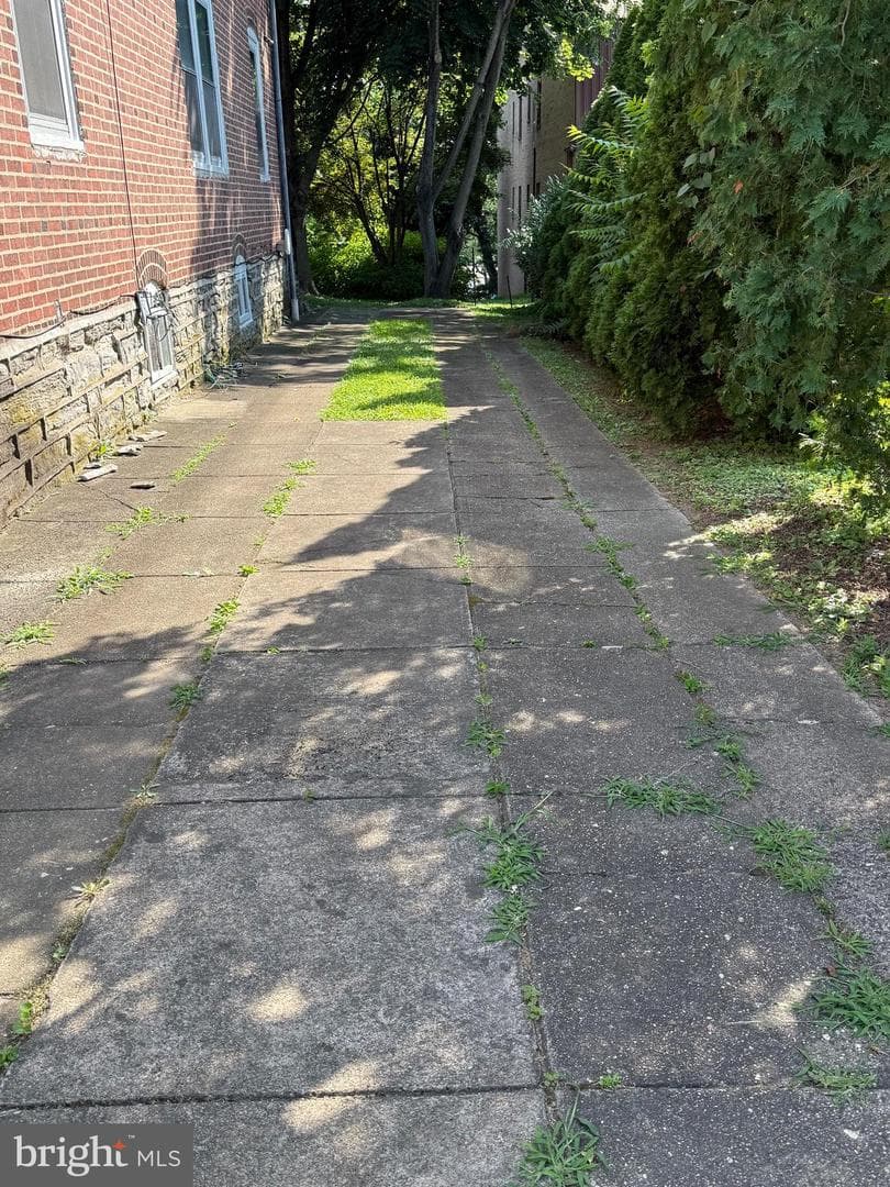 12 Township Line Road photo 3