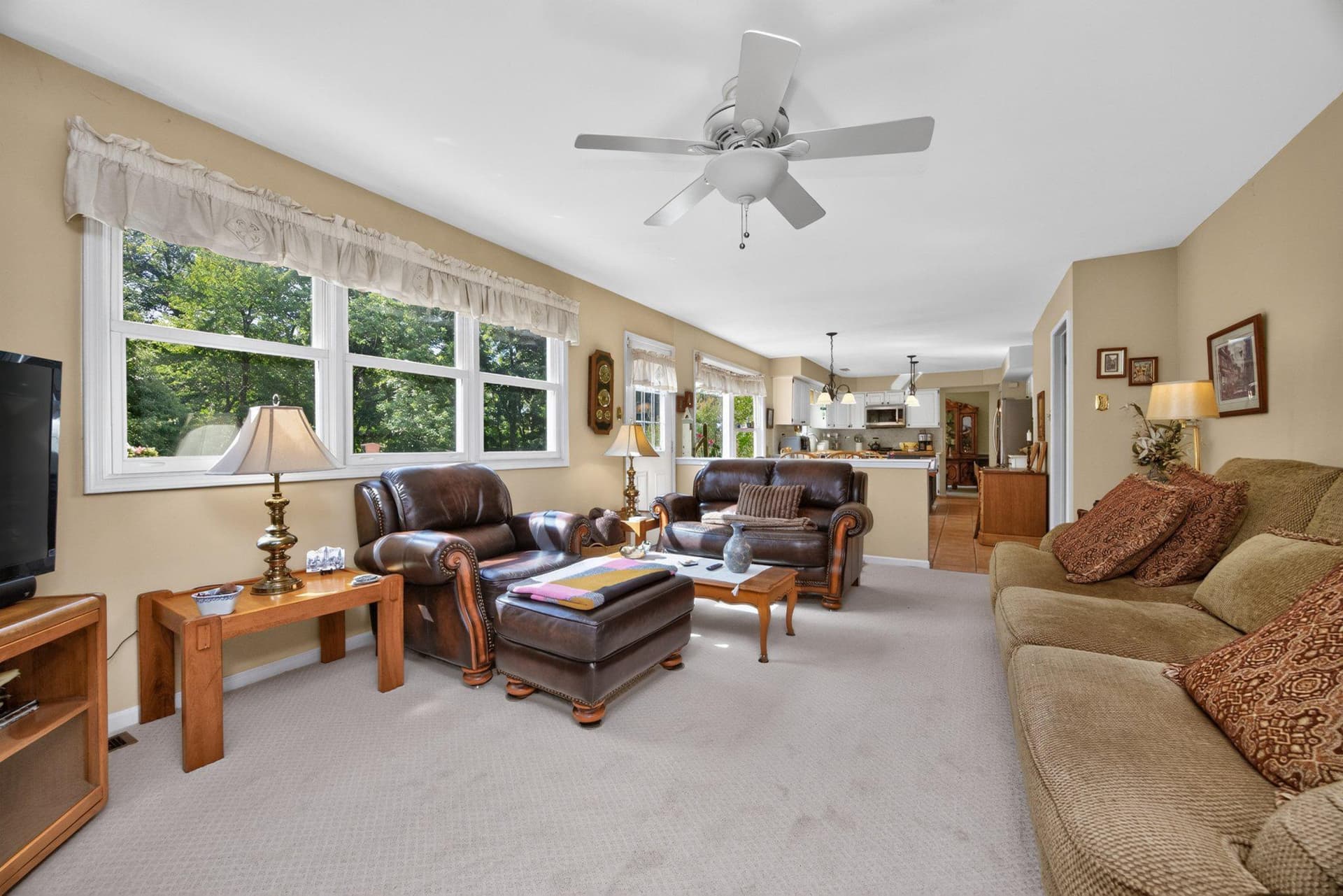 1215 Jarvis Lane photo 20