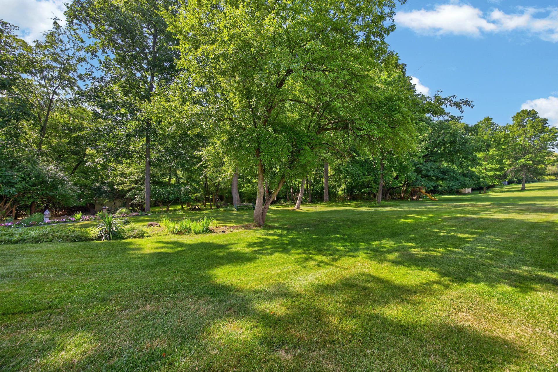 1215 Jarvis Lane photo 44