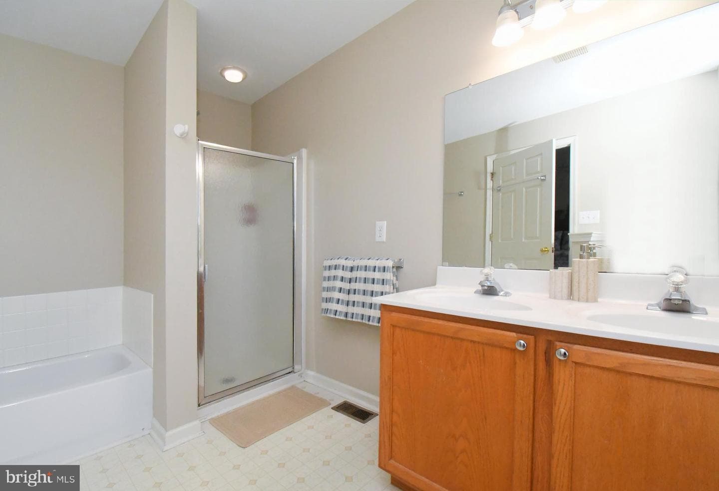 64 Hunt Club Drive photo 25