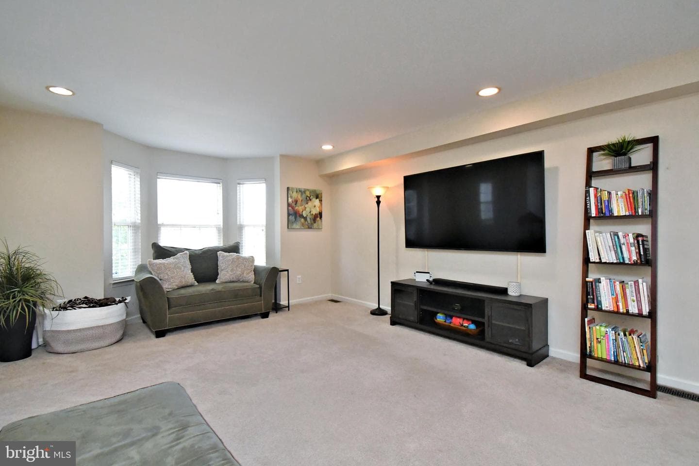 64 Hunt Club Drive photo 5