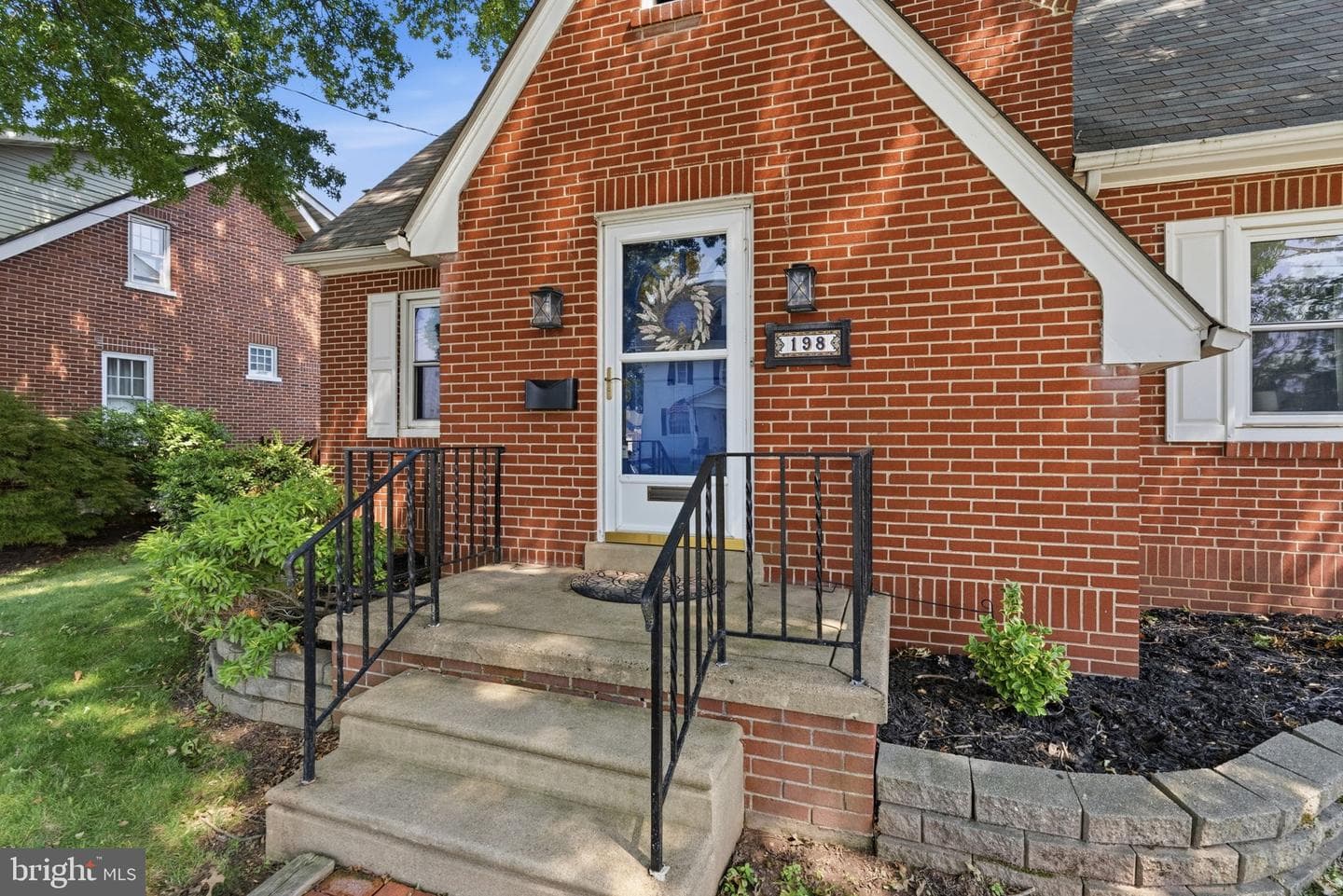 198 W Lincoln Avenue photo 3