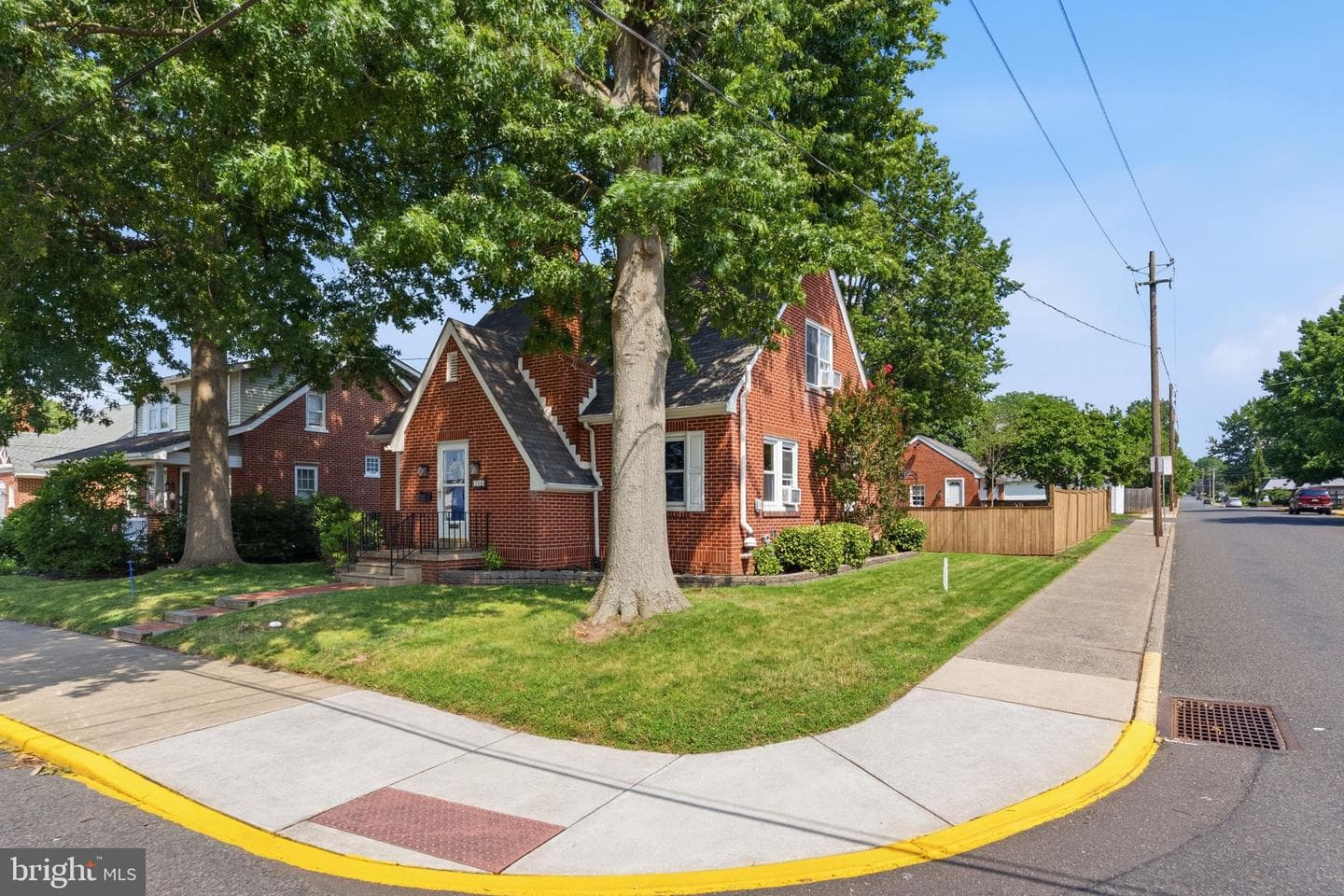 198 W Lincoln Avenue photo 41
