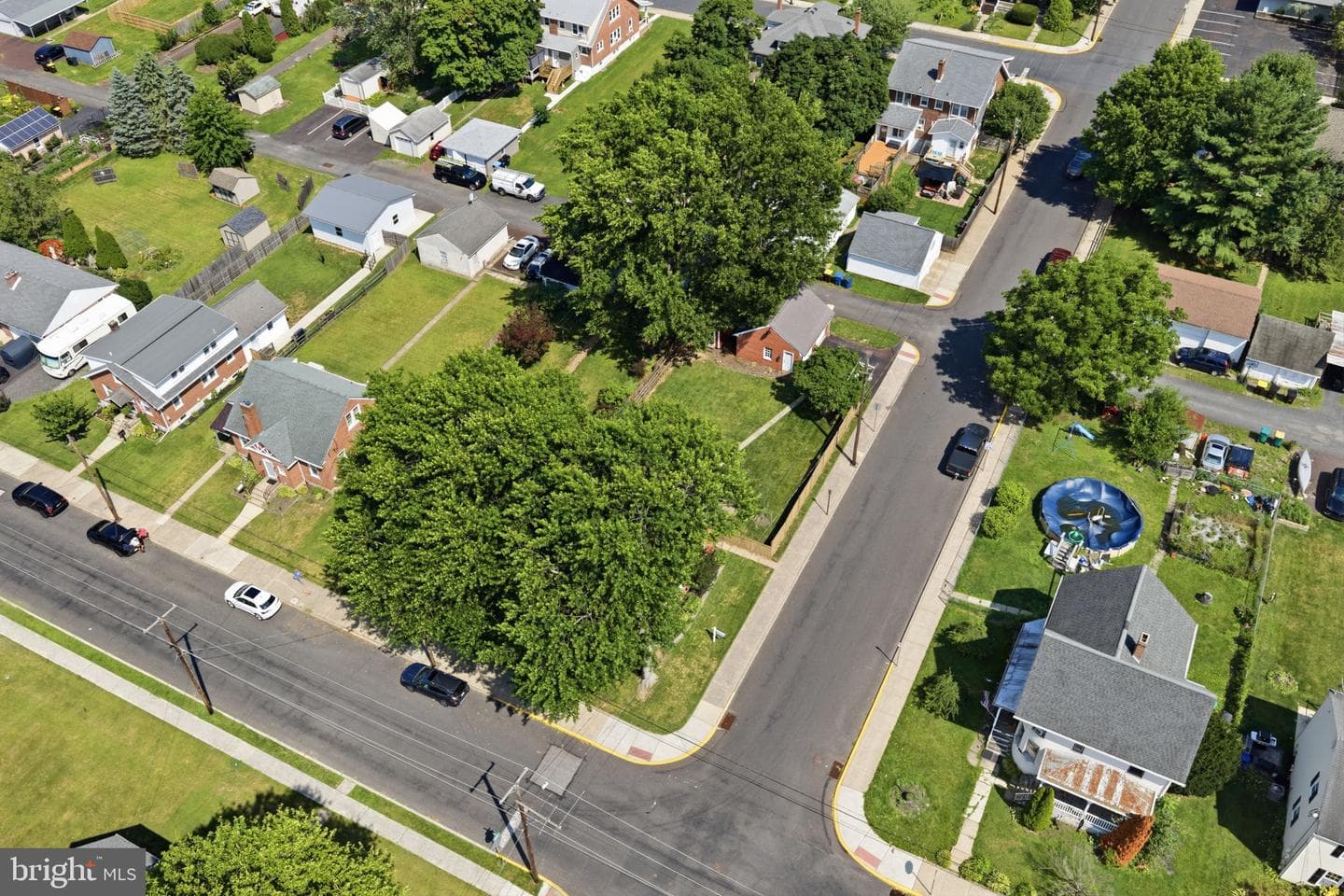 198 W Lincoln Avenue photo 45