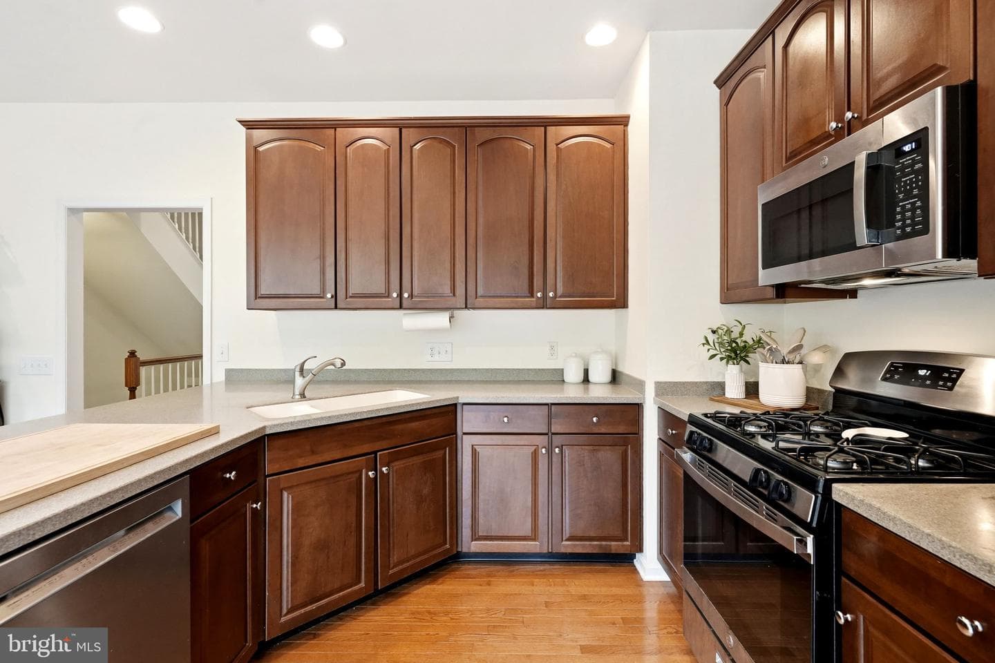 238 Hudson Drive photo 20
