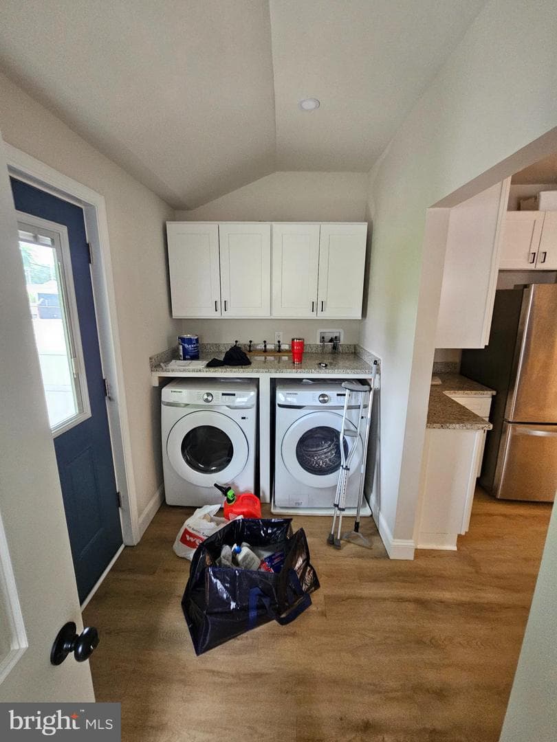321 Elm Avenue photo 6