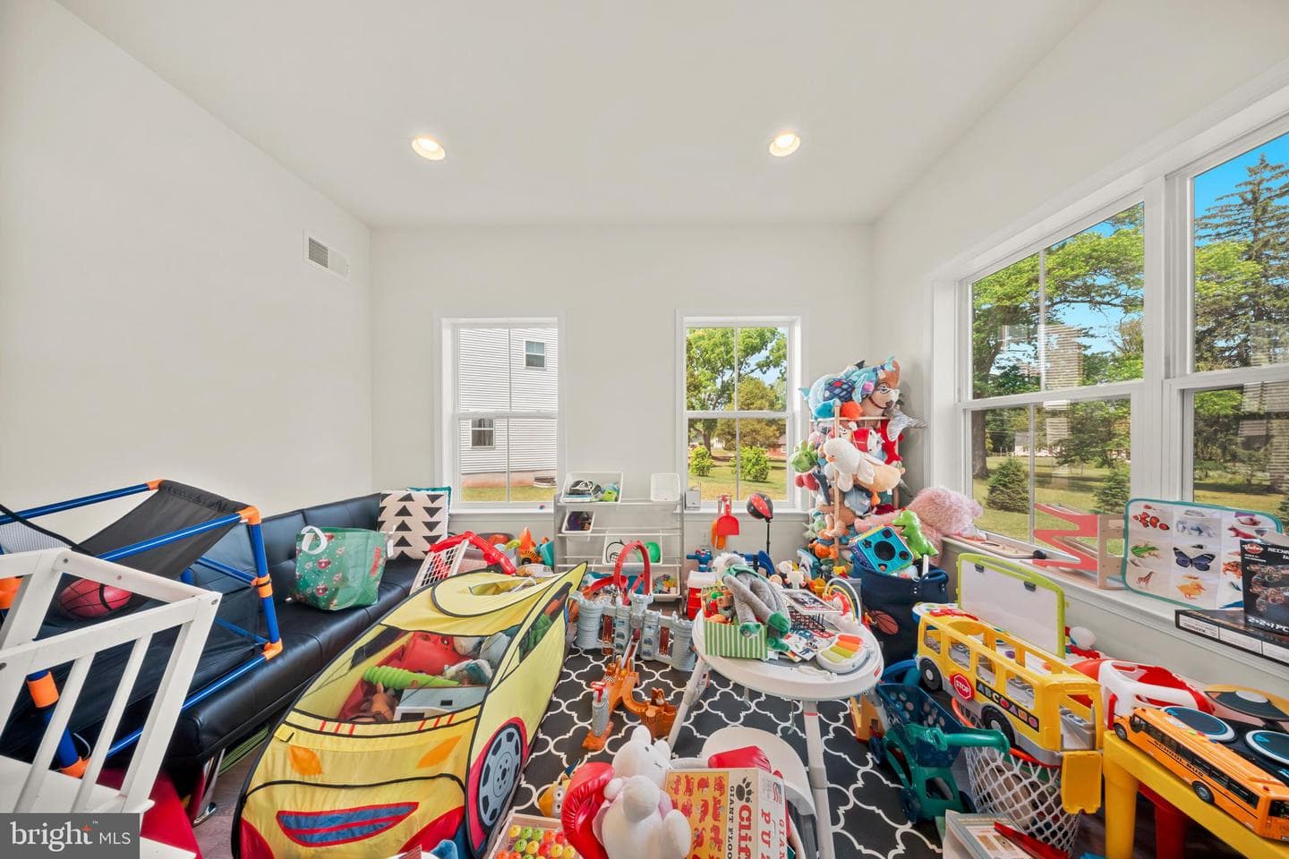 15 Patricia Drive photo 24