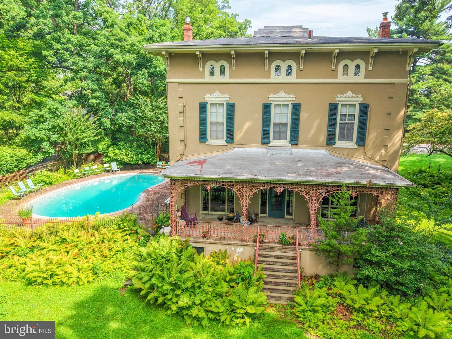 424 W Waverly Road