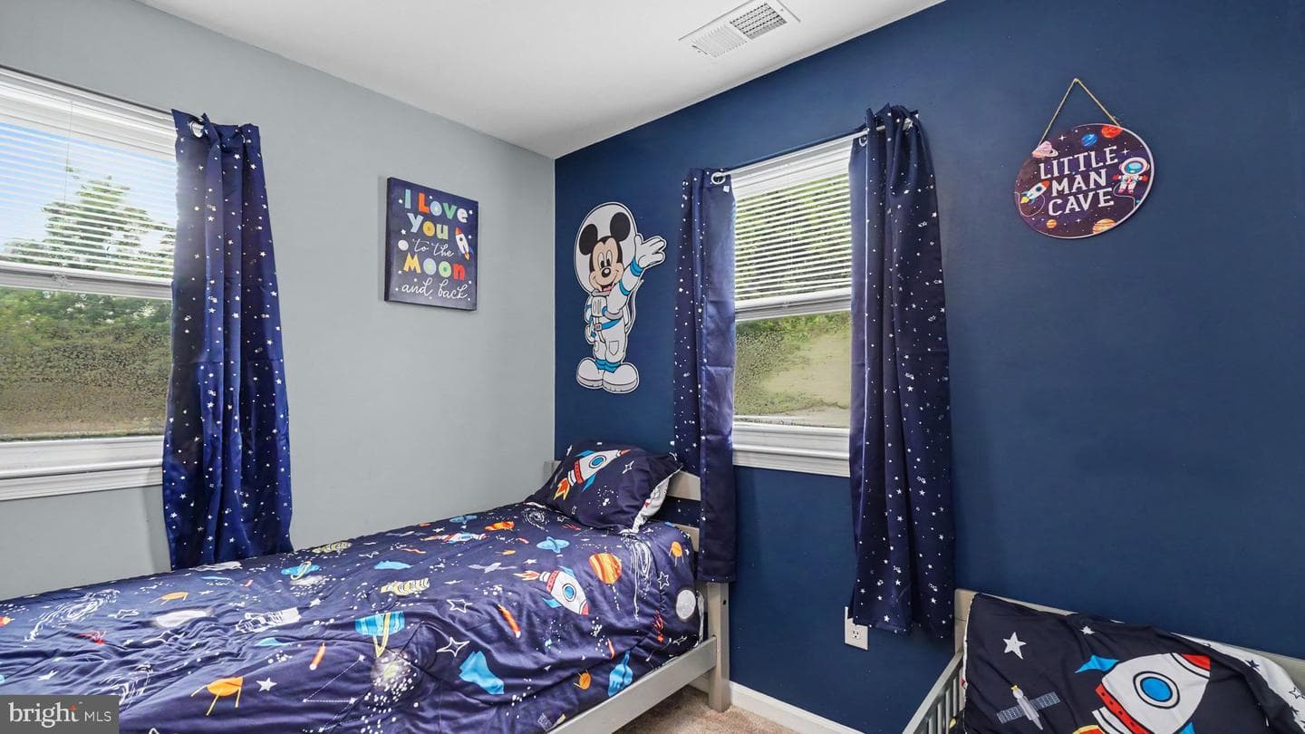 493 Adrian Road photo 16
