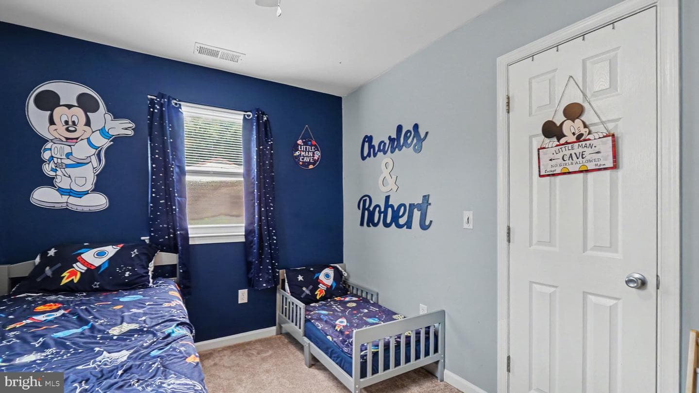 493 Adrian Road photo 17