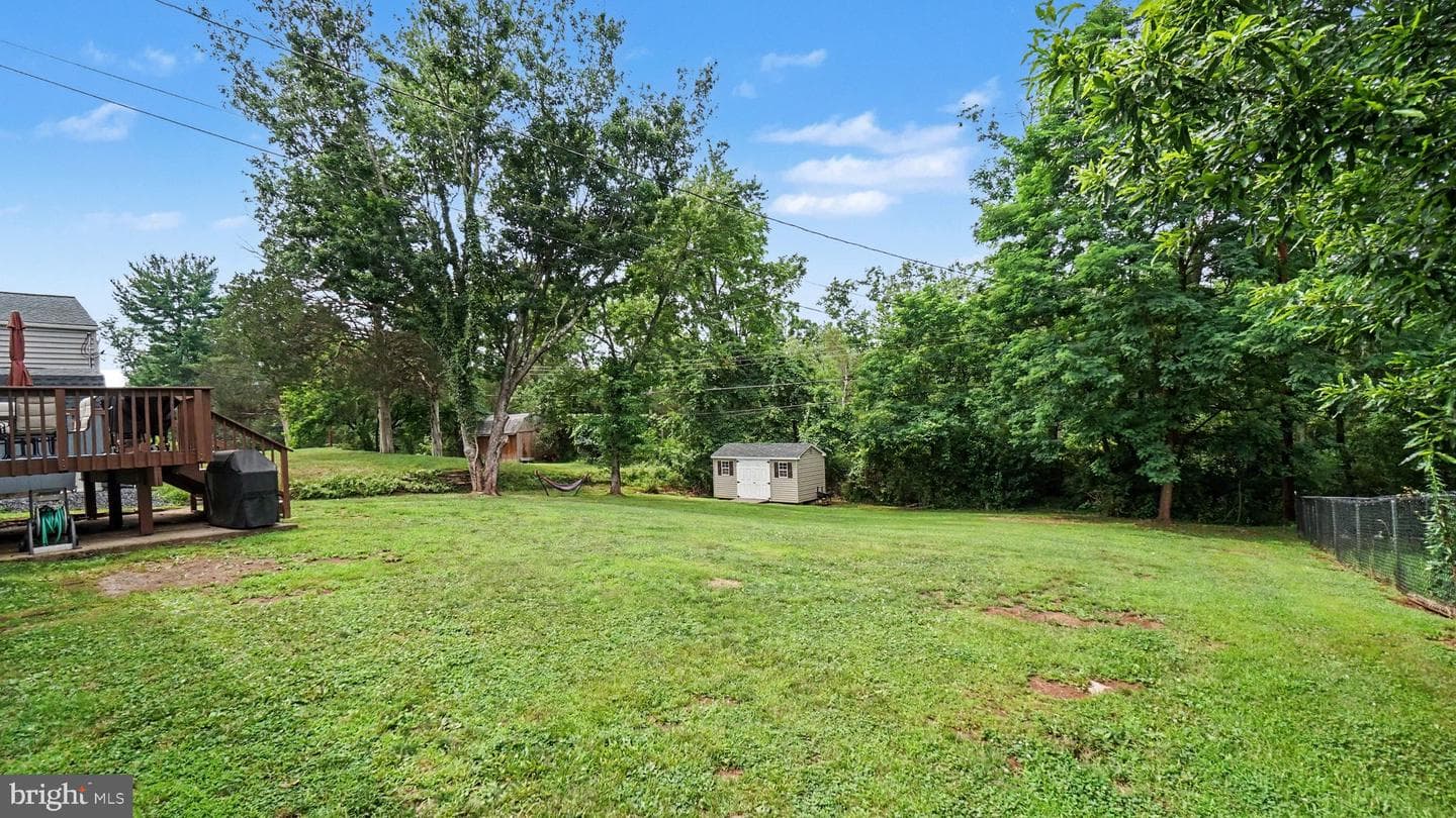 493 Adrian Road photo 33