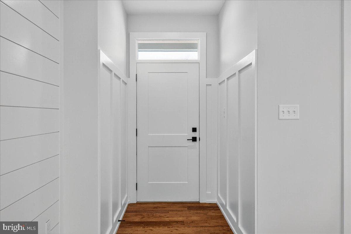 415 Isabelle Court #201 photo 3
