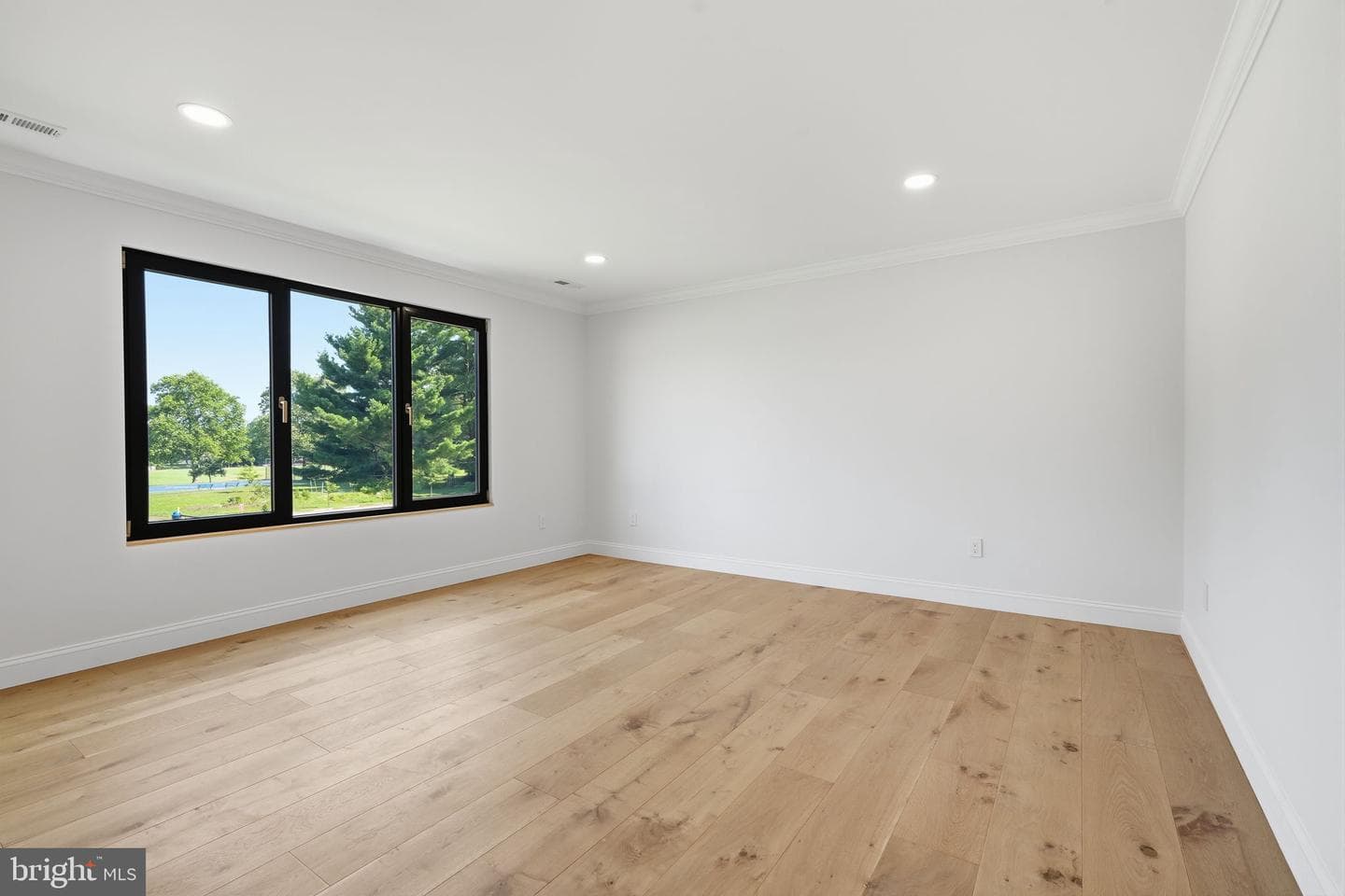 3750 Wheatsheaf Road photo 43
