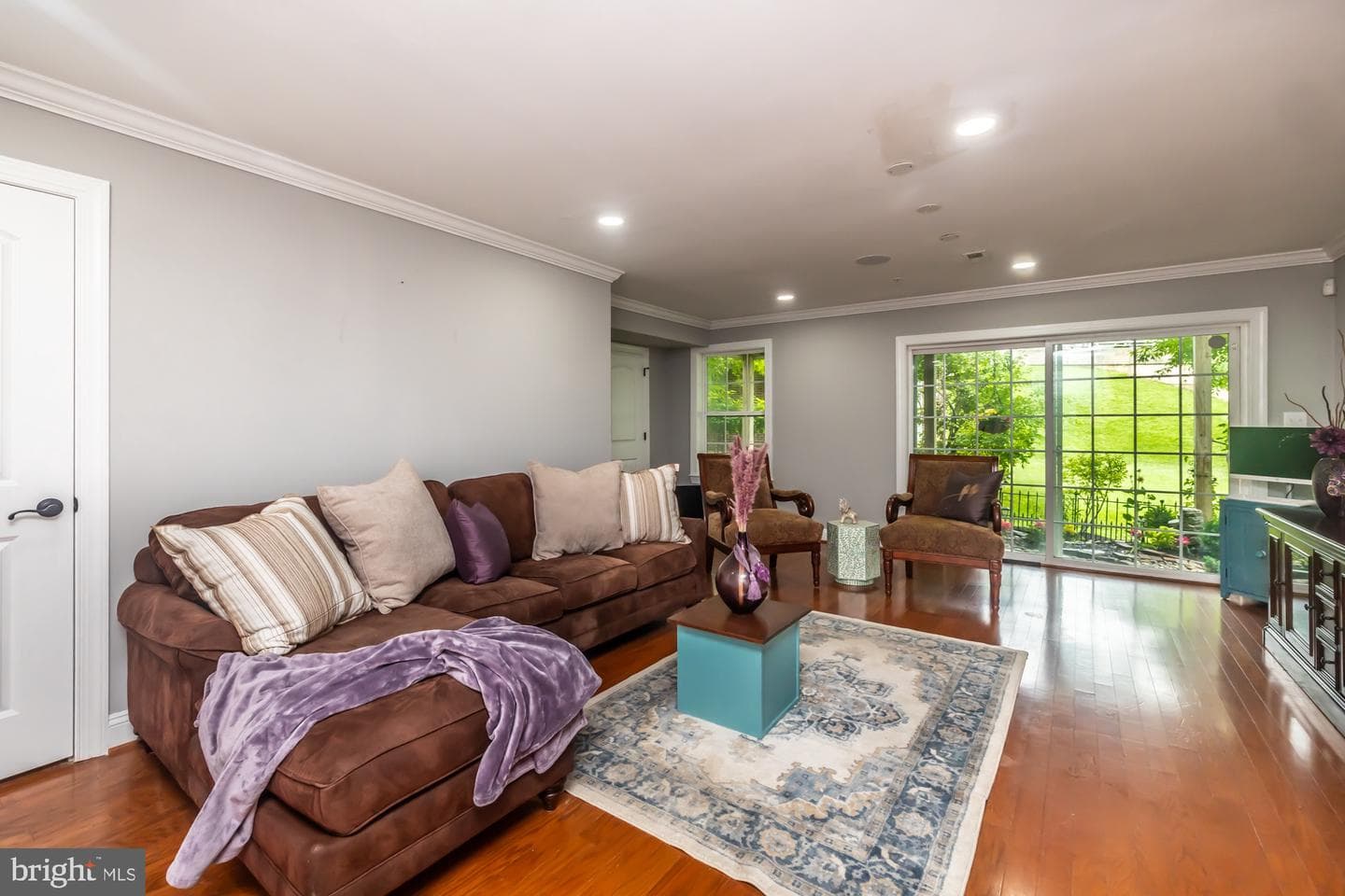 154 Moorehead Avenue photo 4