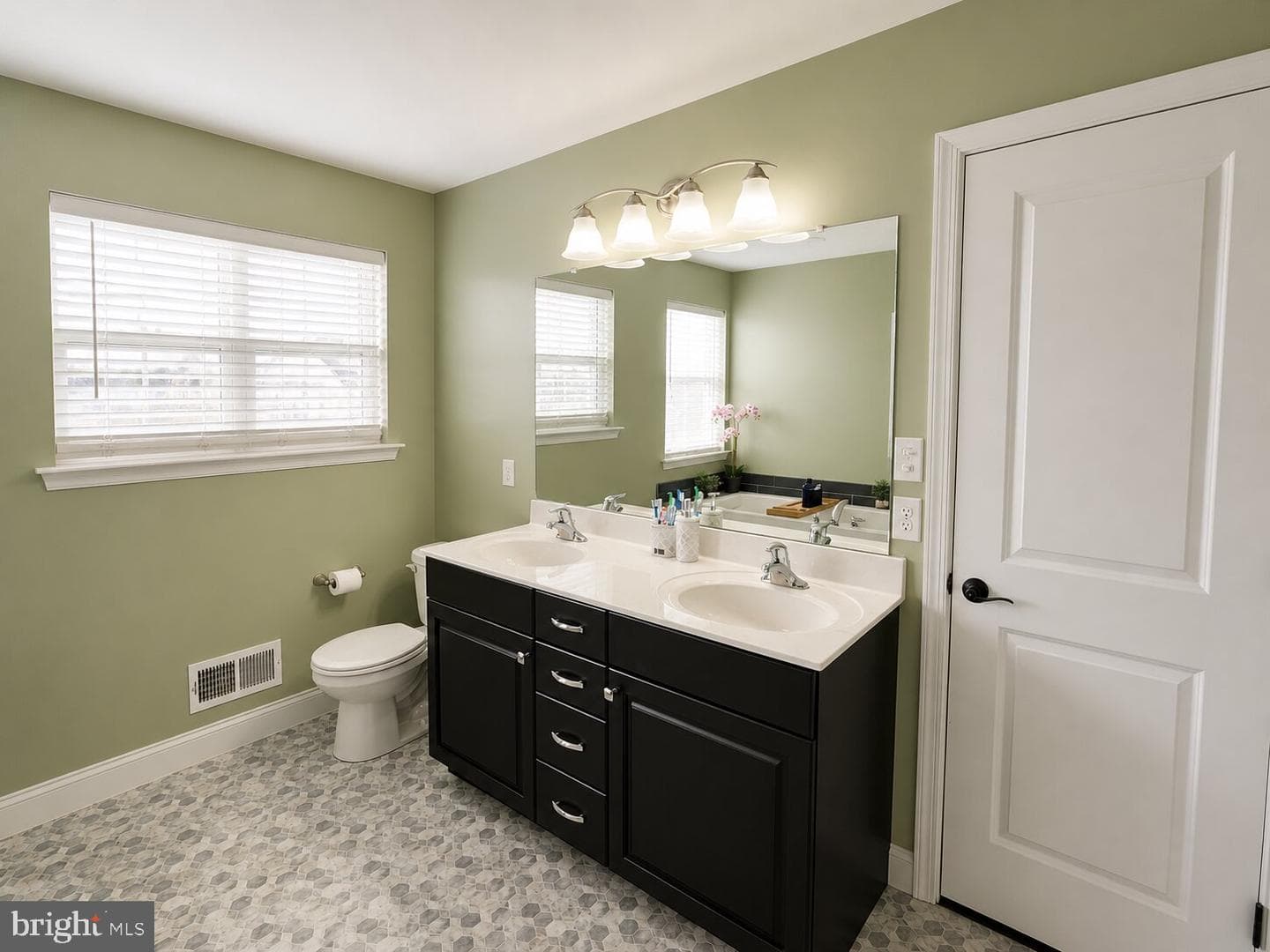 2120 Sunnyvale Drive photo 25