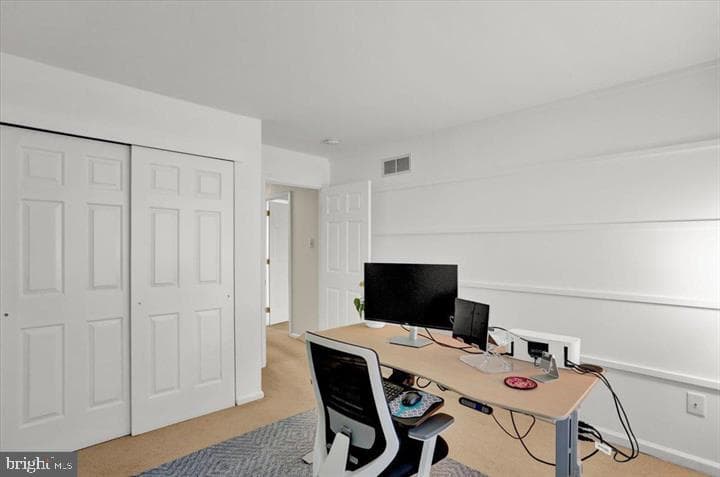 2305 Carriage Lane photo 19