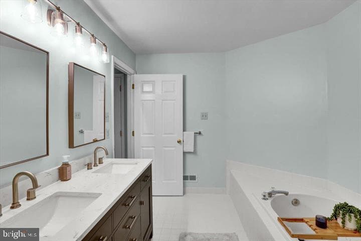 2305 Carriage Lane photo 24