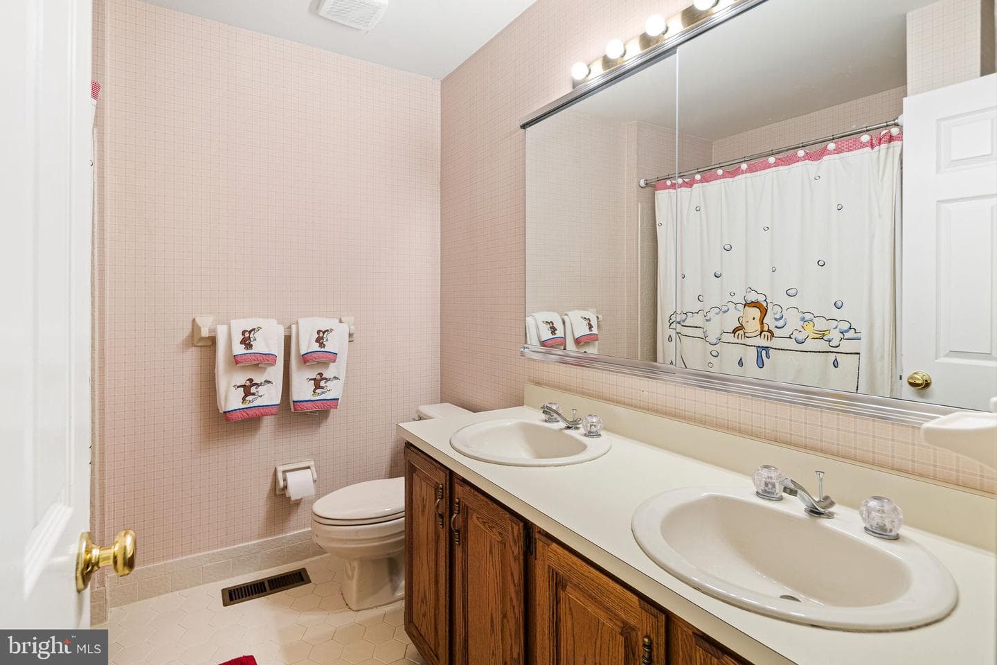 1233 Laura Lane photo 38