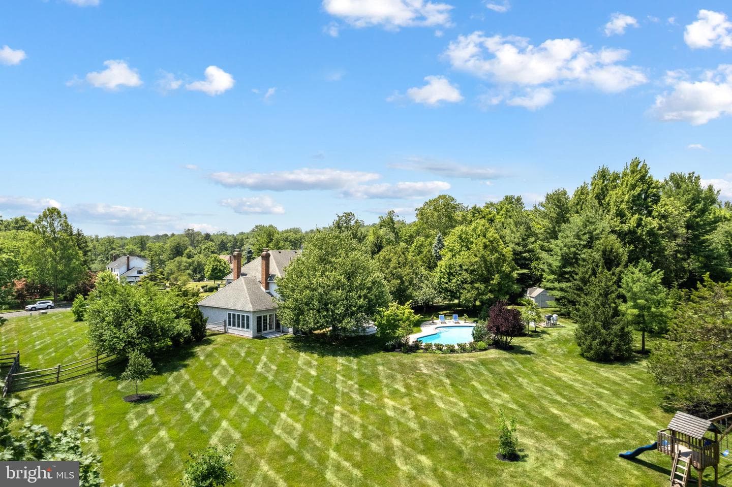 1233 Laura Lane photo 46