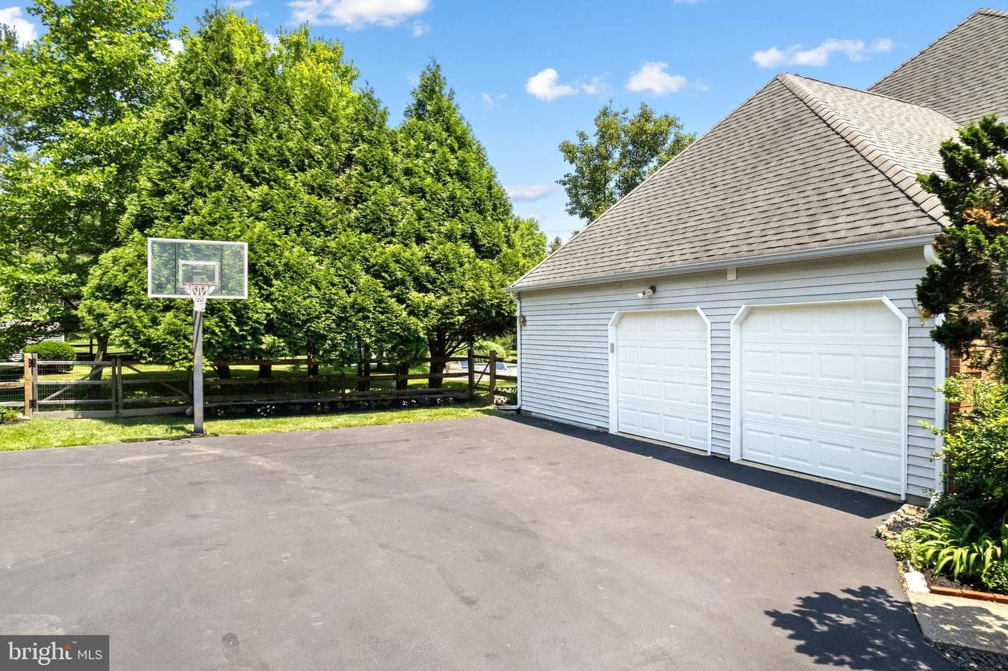 1233 Laura Lane photo 48