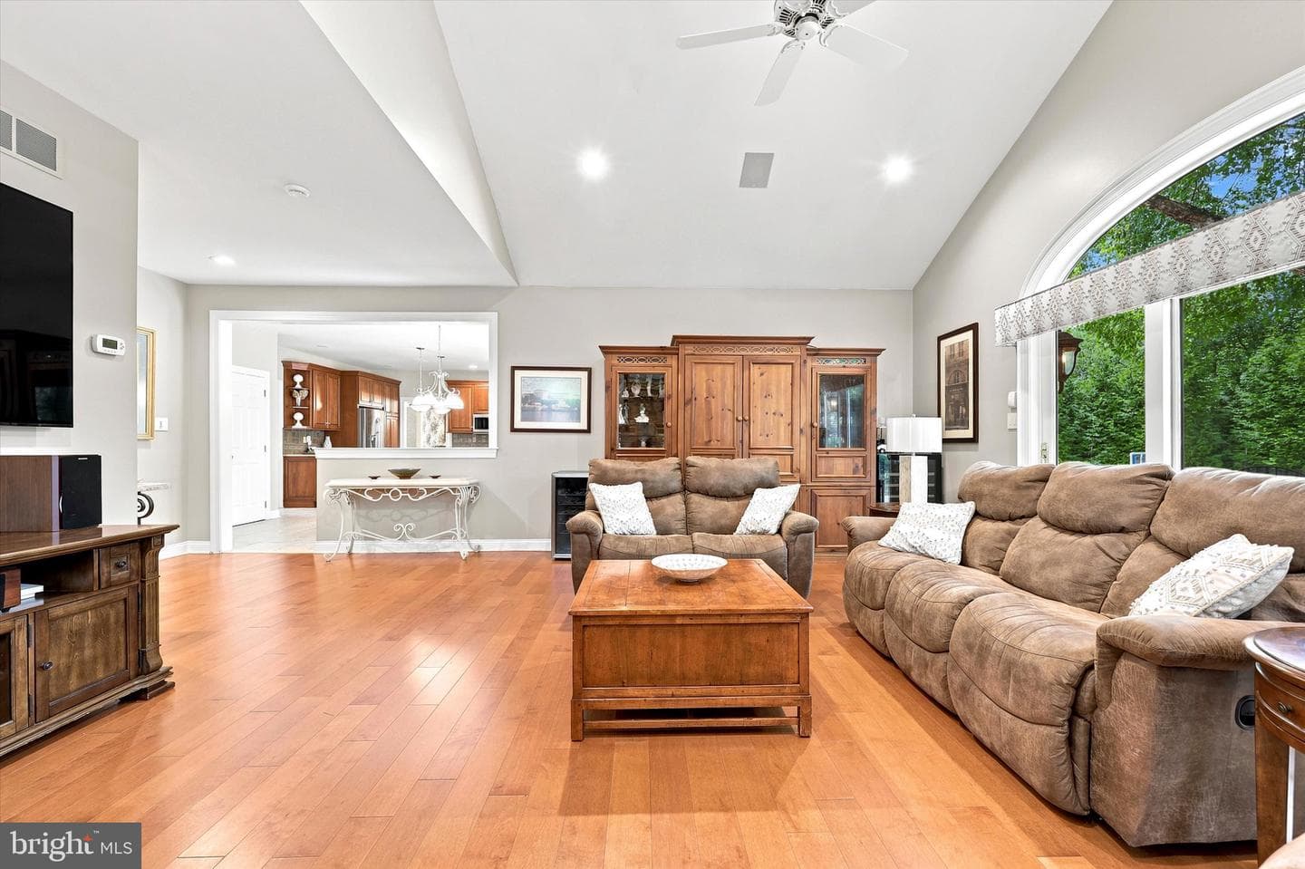 135 Burgundy Circle photo 15