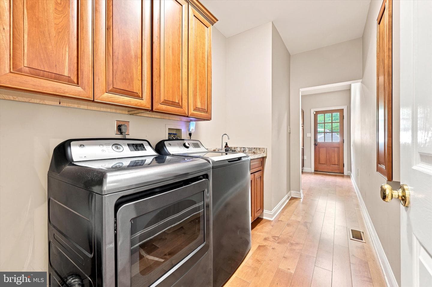 135 Burgundy Circle photo 17
