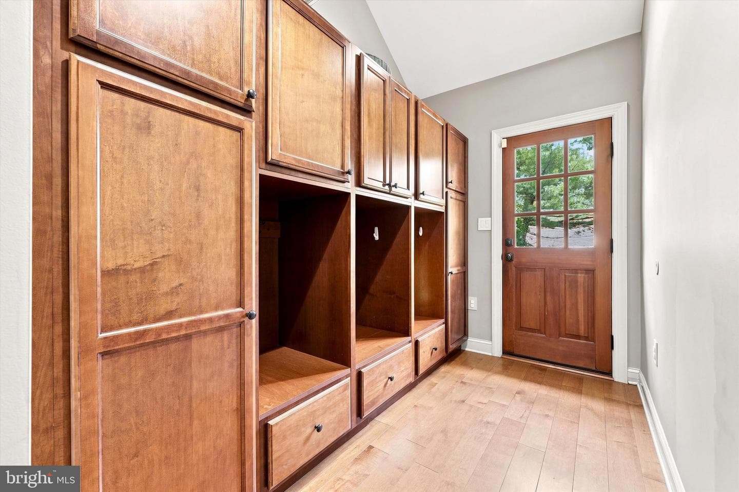 135 Burgundy Circle photo 18