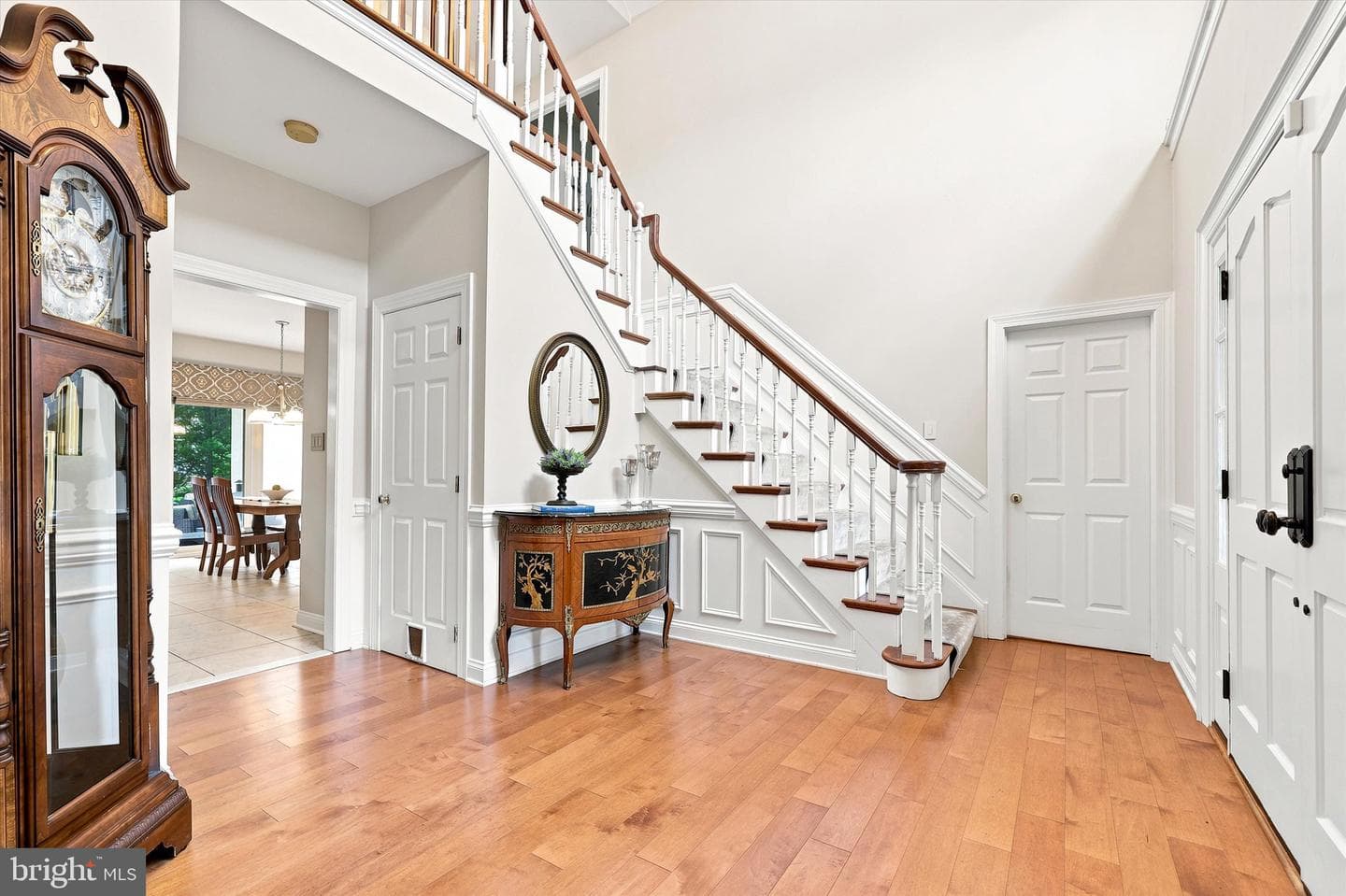 135 Burgundy Circle photo 2