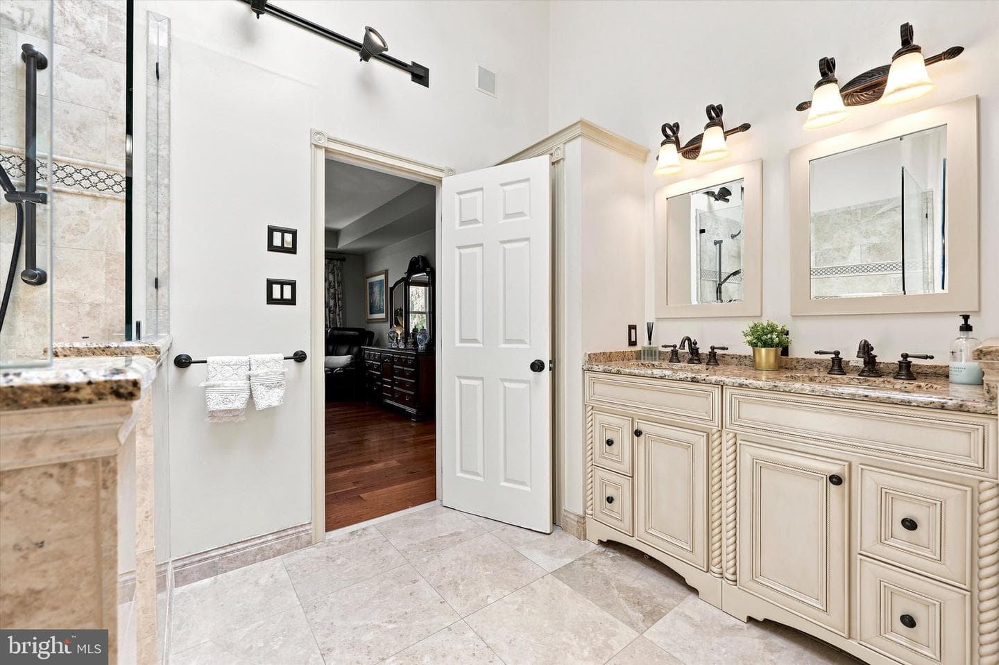 135 Burgundy Circle photo 25