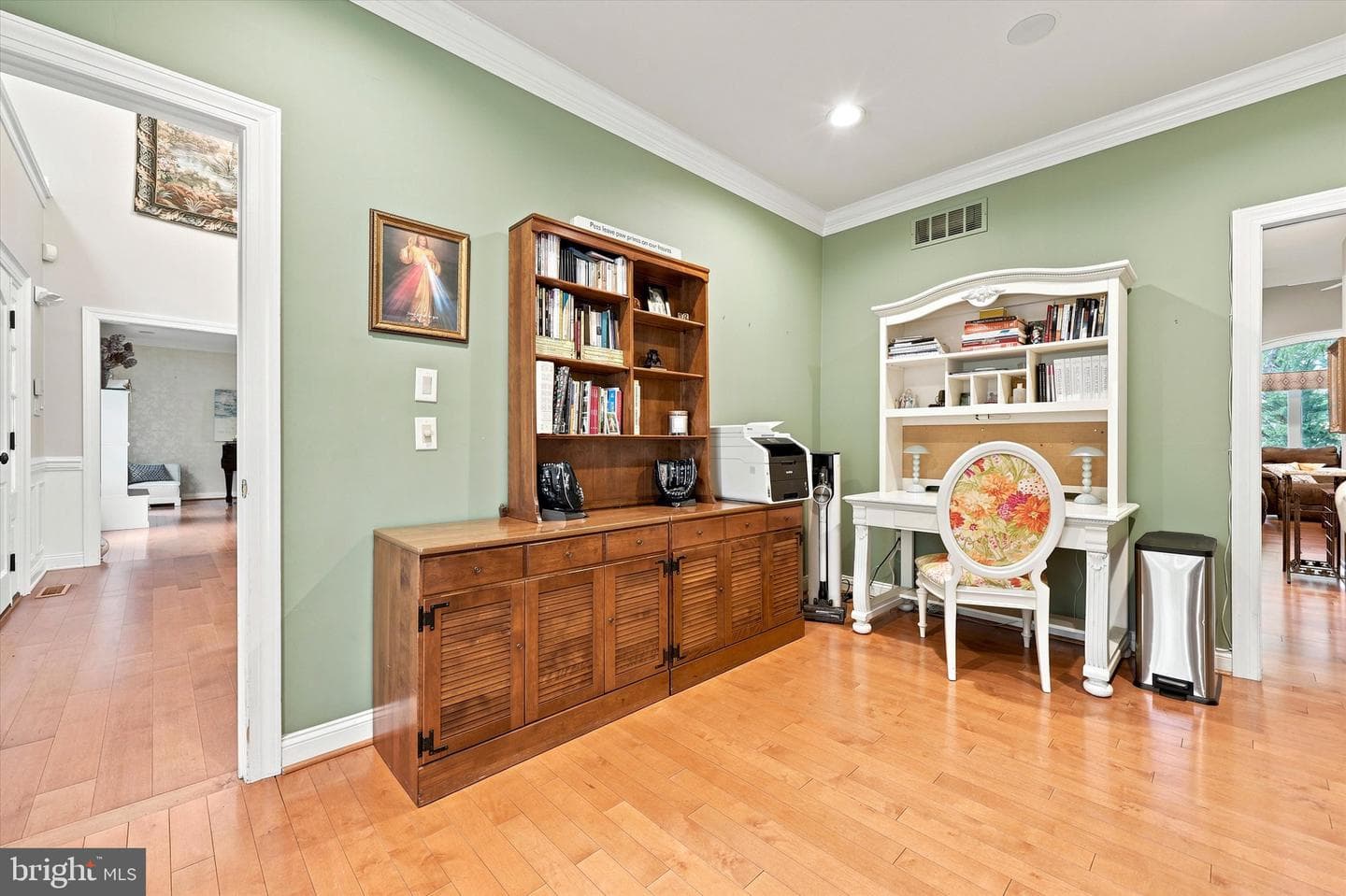 135 Burgundy Circle photo 6