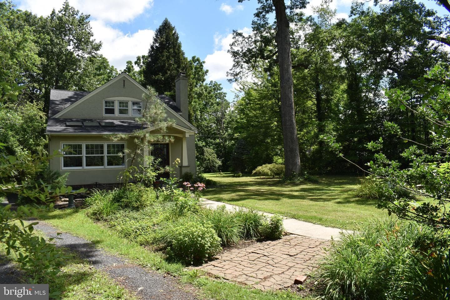 1109 Forest Avenue photo 4